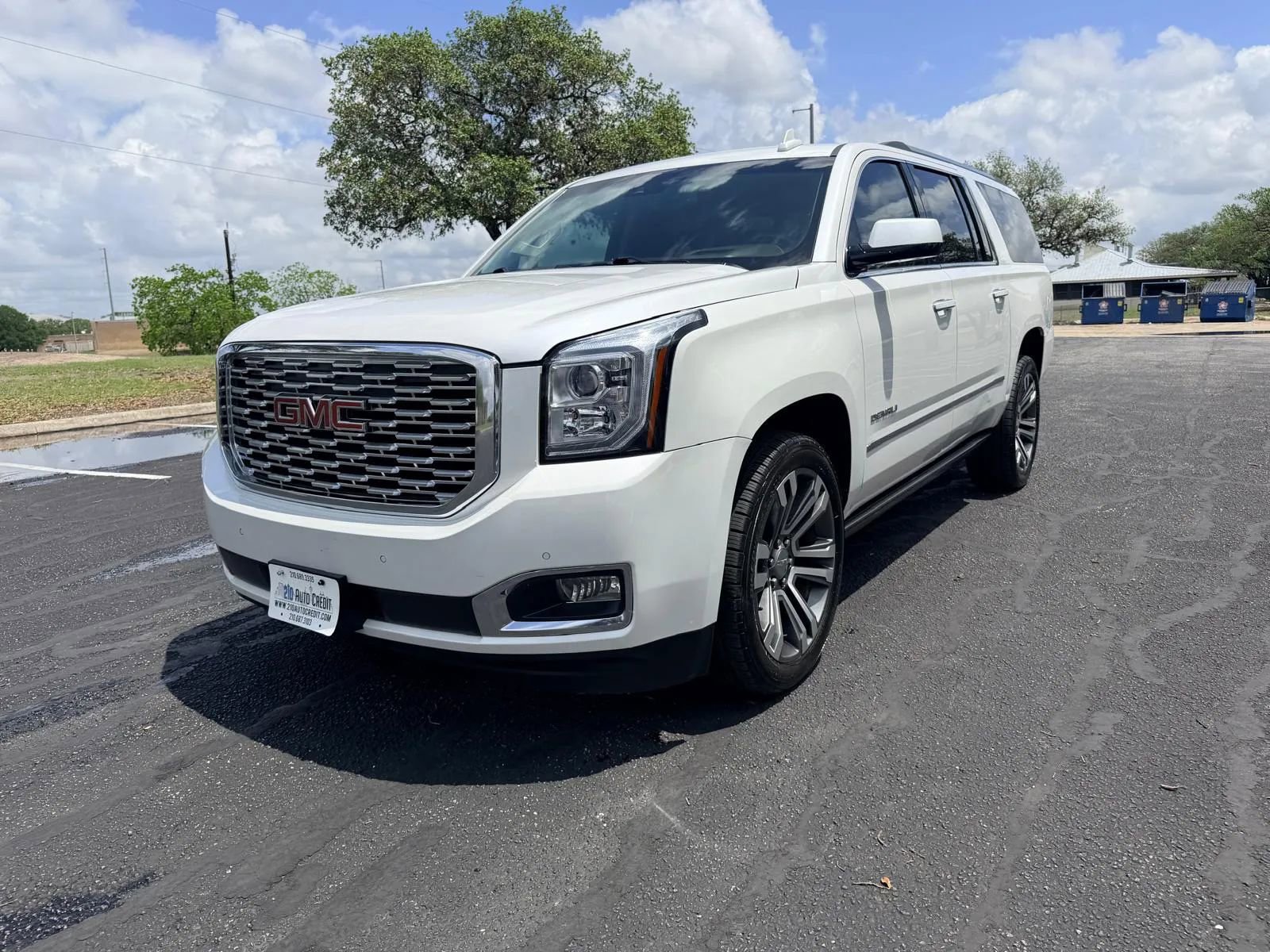Used 2019 GMC Yukon XL Denali w/ Denali Ultimate Package RWD image 3
