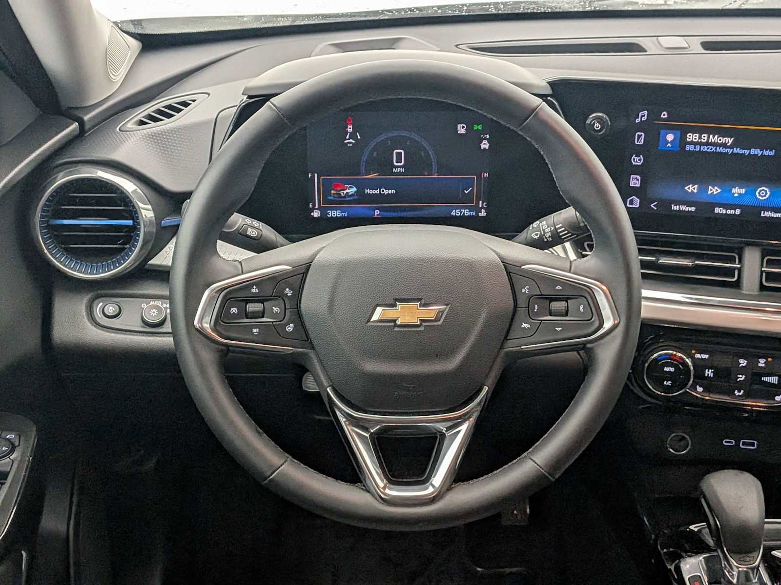 New 2025 Chevrolet Trax LT w/ Driver Confidence Package image 23
