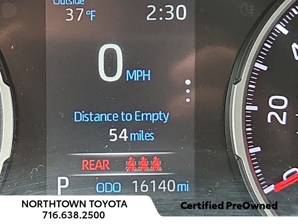 Used 2022 Toyota RAV4 LE image 17