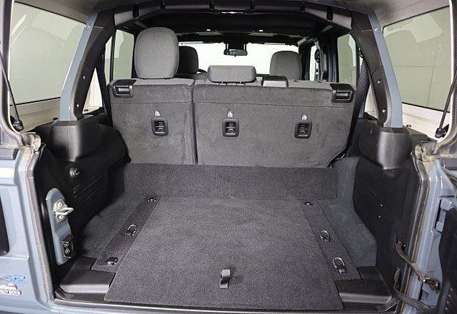 Used 2024 Jeep Wrangler Willys image 9