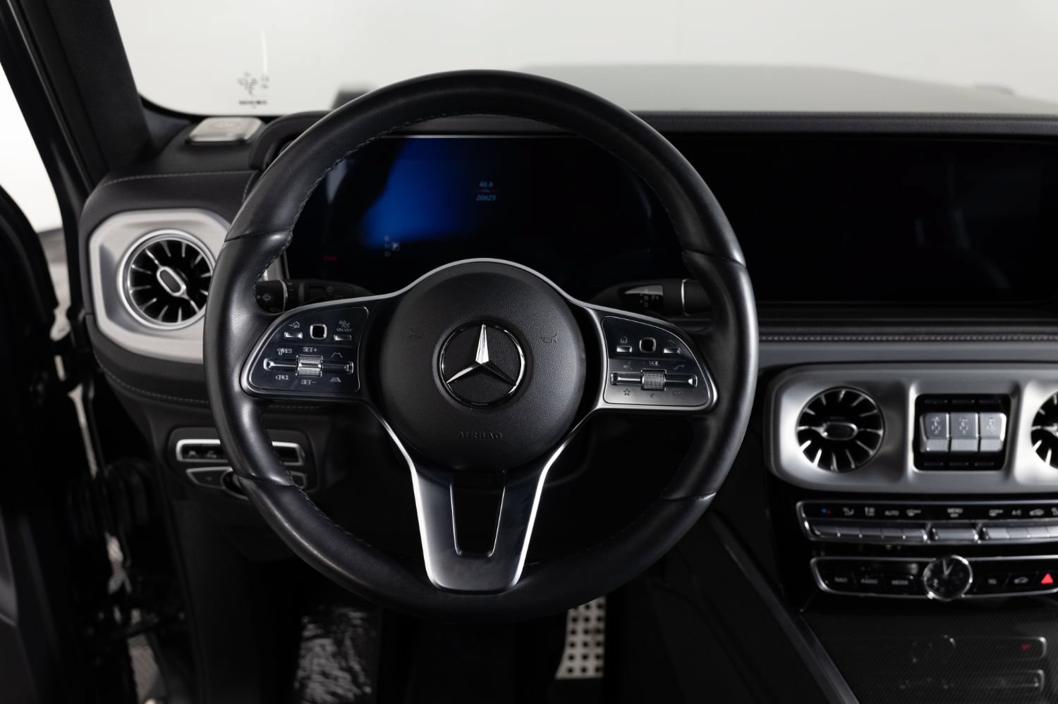 Used 2023 Mercedes-Benz G 550 image 30