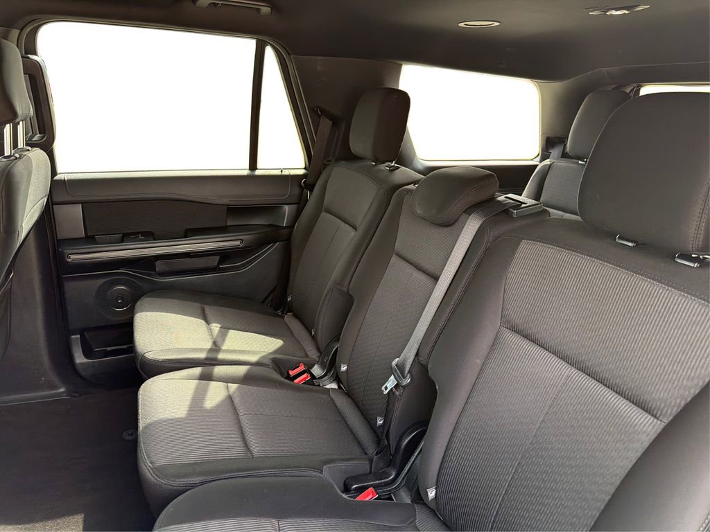 Used 2020 Ford Expedition XLT image 11