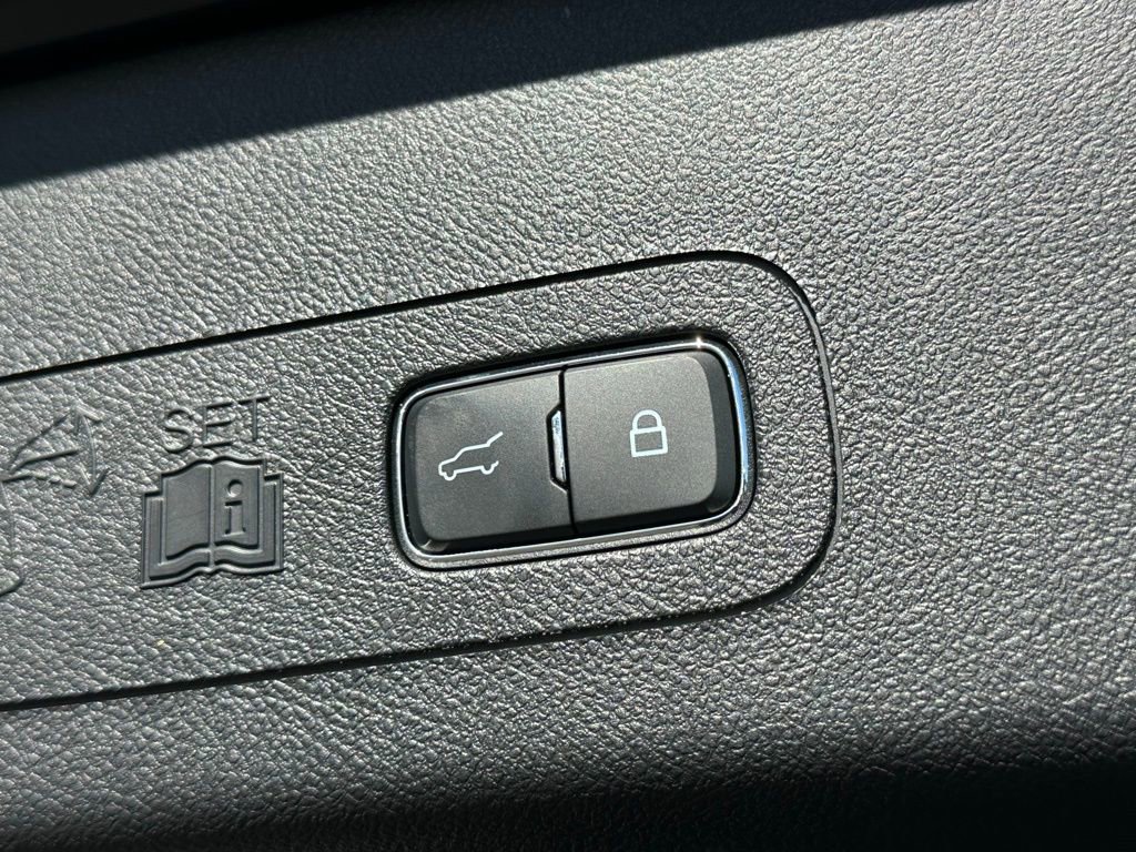 Used 2023 Lincoln Aviator Reserve image 38