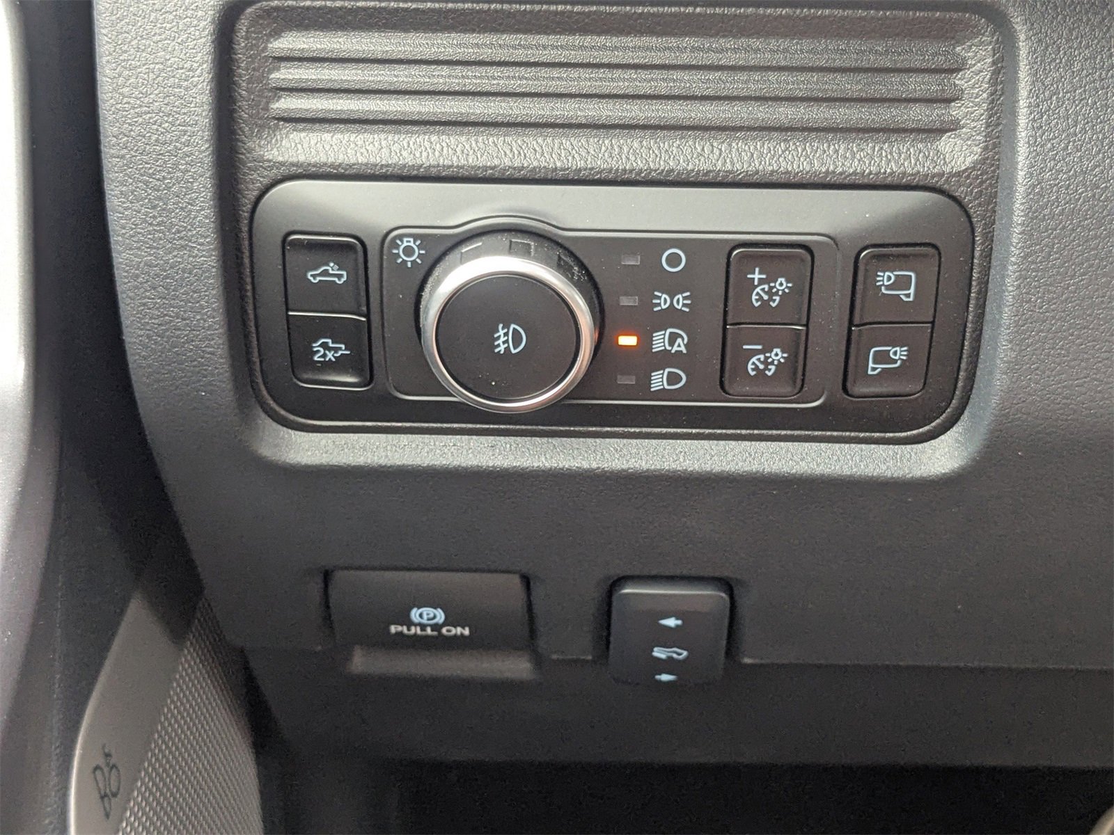 New 2025 Ford F350 Lariat w/ Lariat Ultimate Package image 28