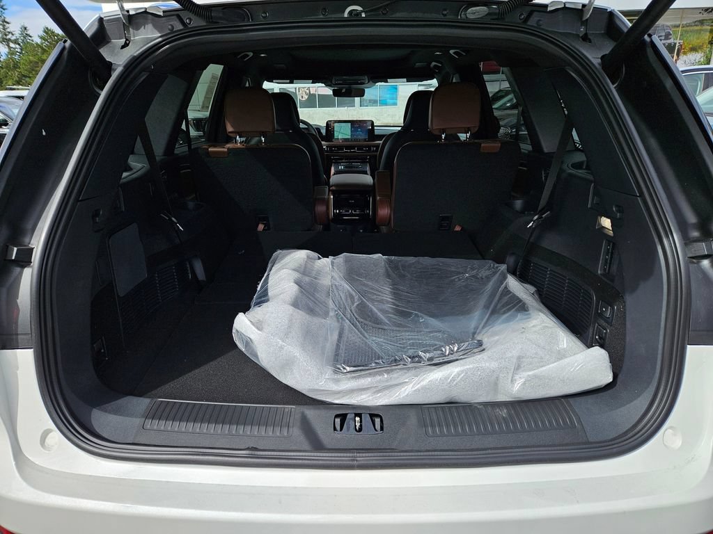New 2026 Lincoln Aviator Reserve AWD/4WD image 10