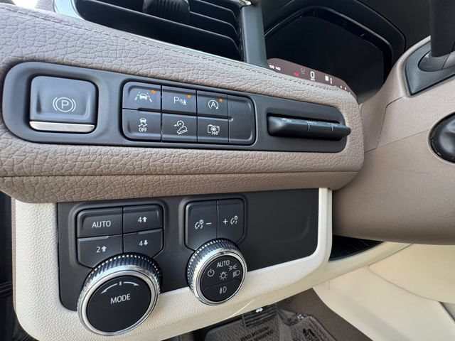Used 2023 GMC Yukon XL Denali AWD/4WD image 6