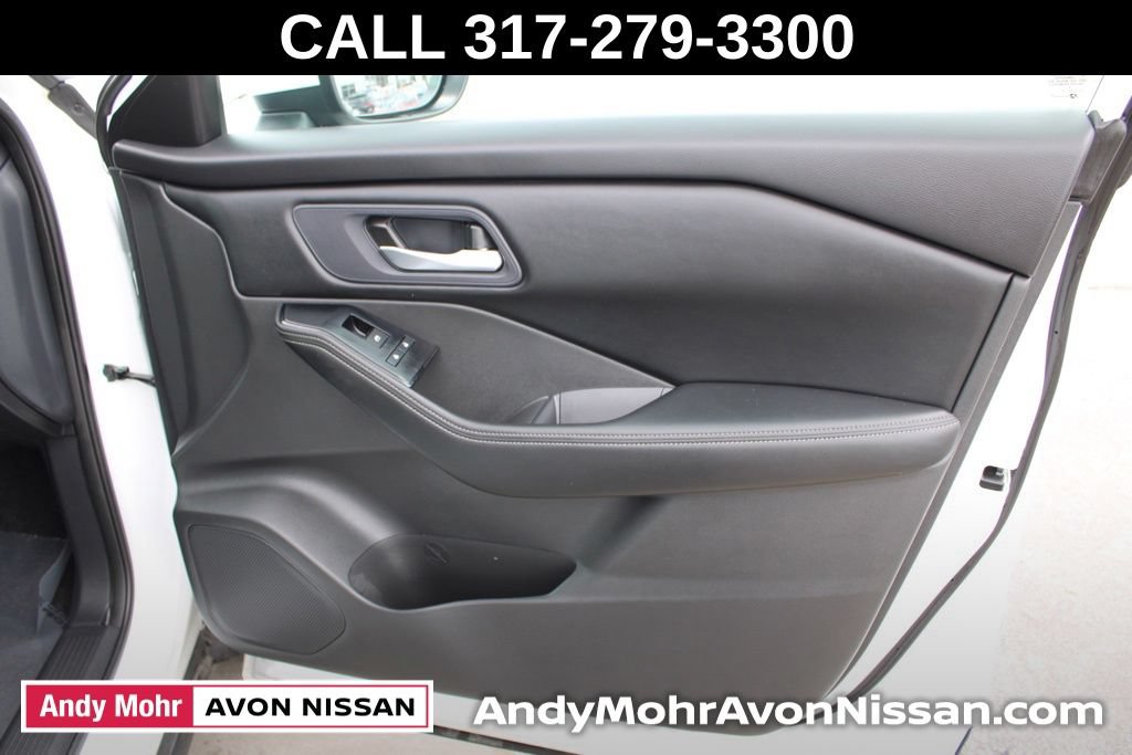 Used 2024 Nissan Rogue SV AWD/4WD image 23