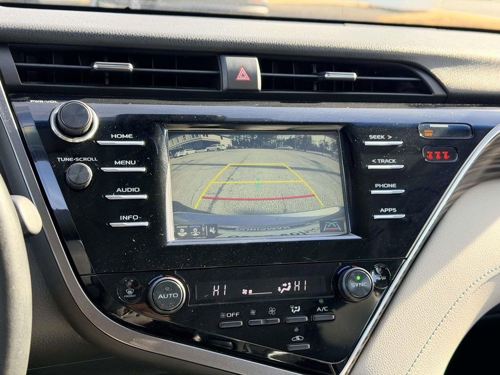 Certified 2018 Toyota Camry XLE image 4