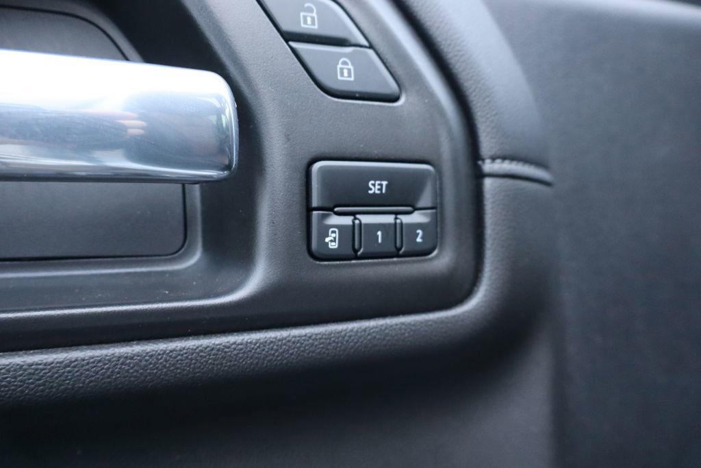 Used 2021 Chevrolet Silverado 2500 High Country w/ Technology Package image 13