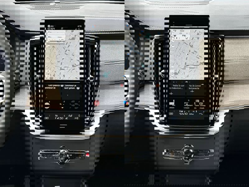 New 2025 Volvo XC90 T8 Plus w/ Protection Package Premier image 12