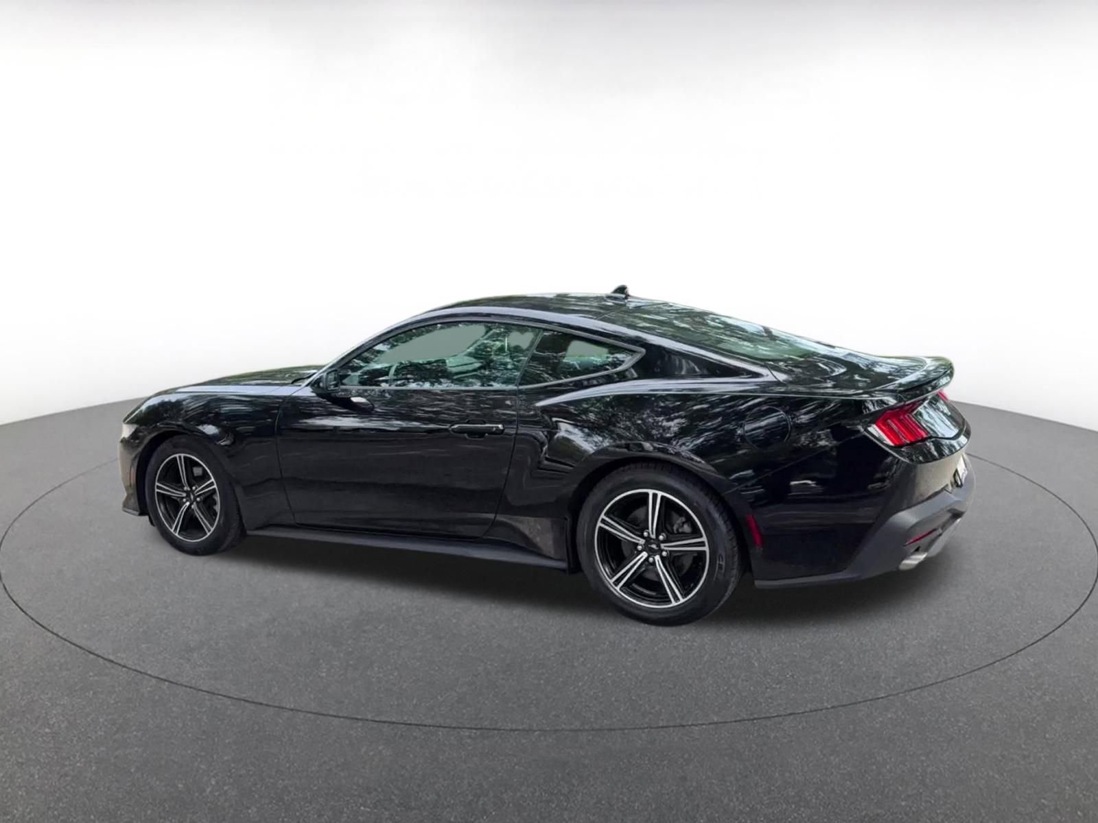 Used 2024 Ford Mustang Premium image 10