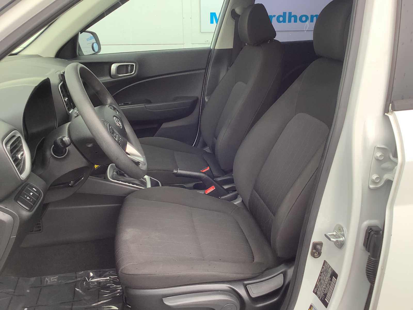 Used 2022 Hyundai Venue SE FWD image 11