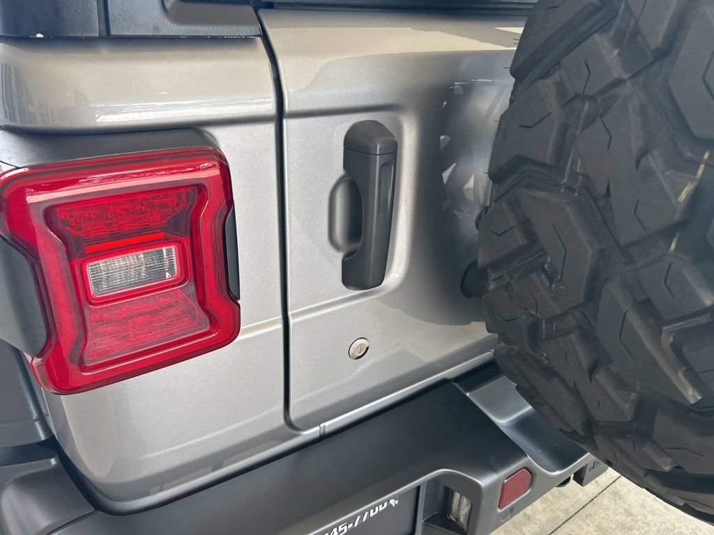 Used 2018 Jeep Wrangler Unlimited Sport S AWD/4WD image 17