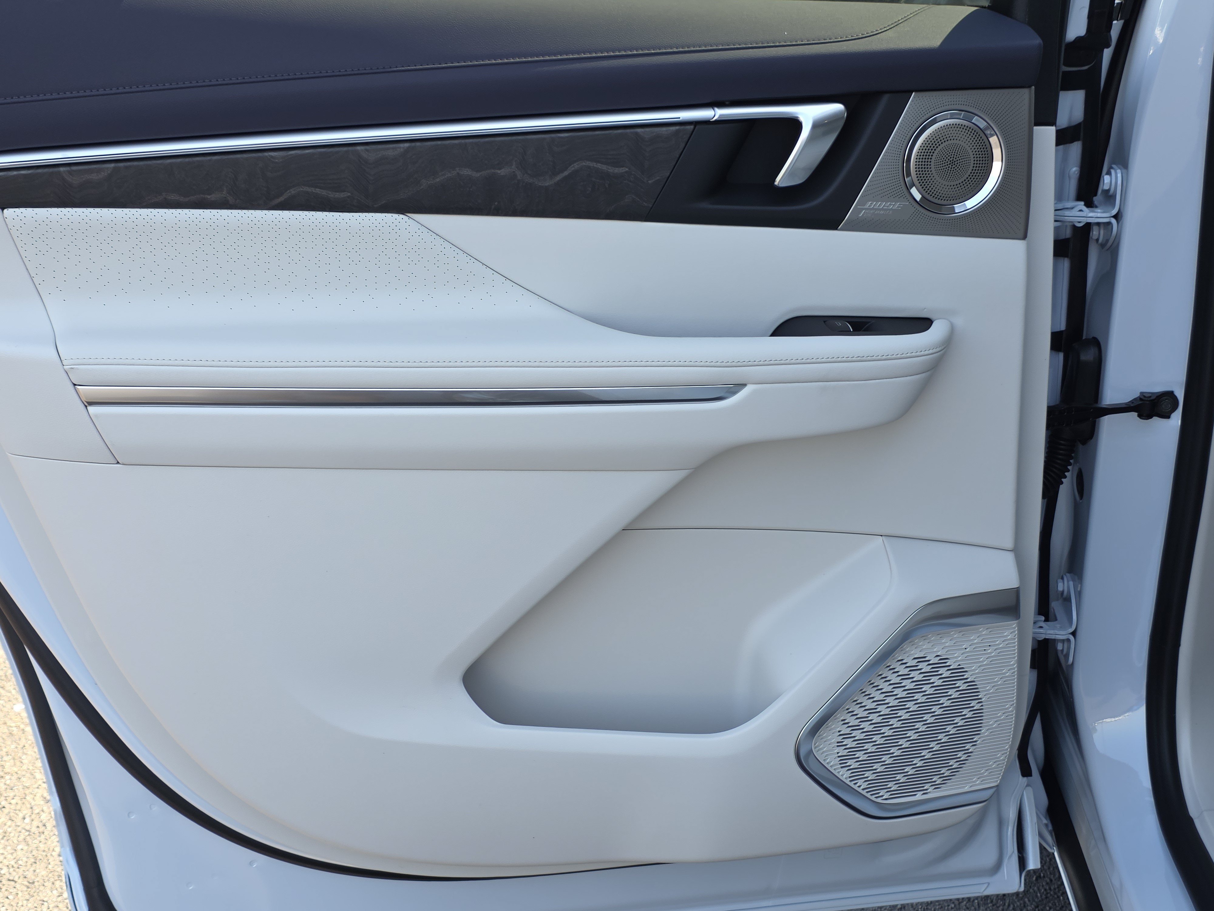 New 2027 Buick Enclave Avenir FWD image 37