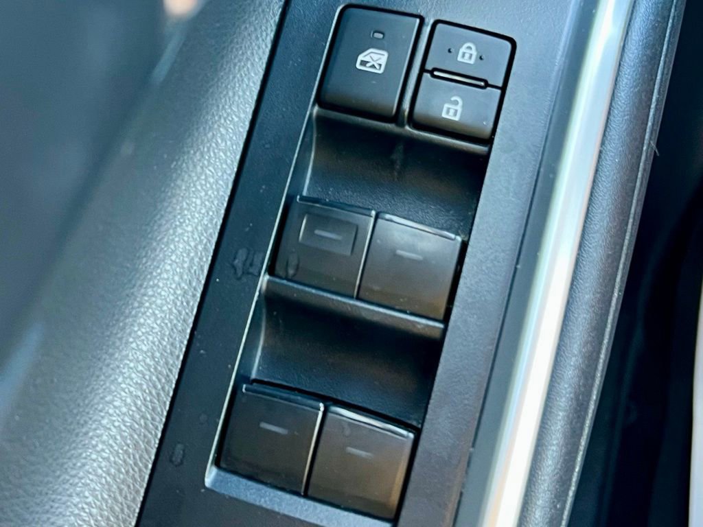 Used 2024 Toyota Highlander XLE image 26