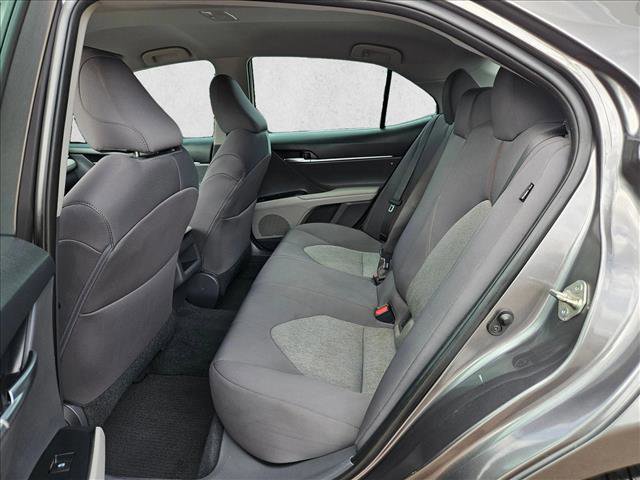 Used 2018 Toyota Camry FWD image 16