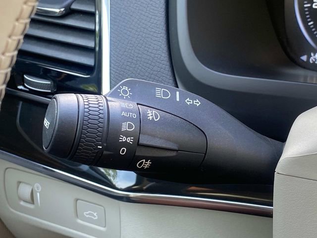 Used 2018 Volvo XC90 T6 Momentum w/ Momentum Plus Package image 23