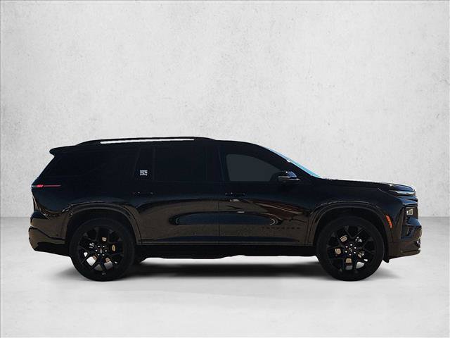 Used 2025 Chevrolet Traverse RS FWD image 4