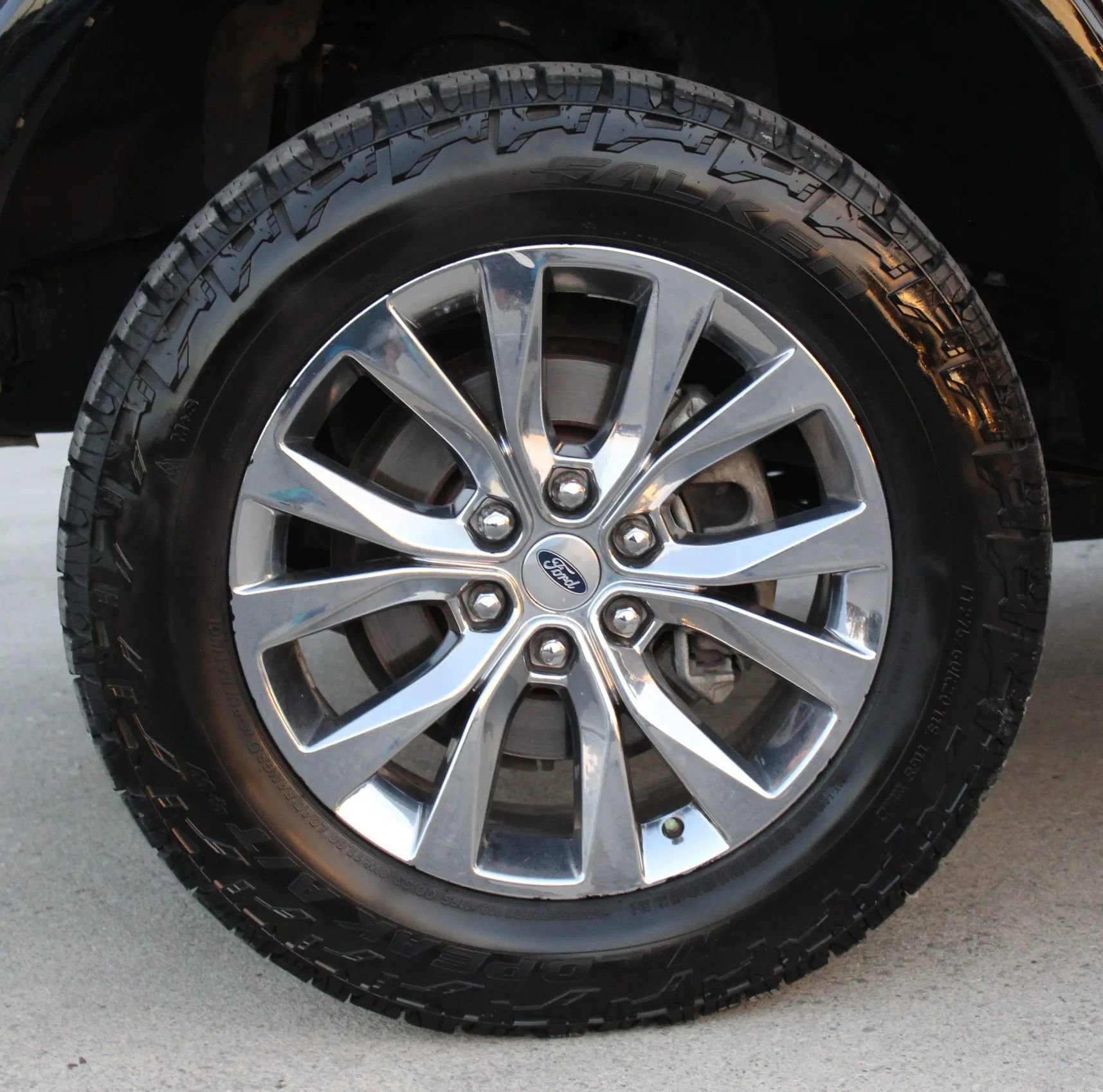 Used 2017 Ford F150 Lariat image 9