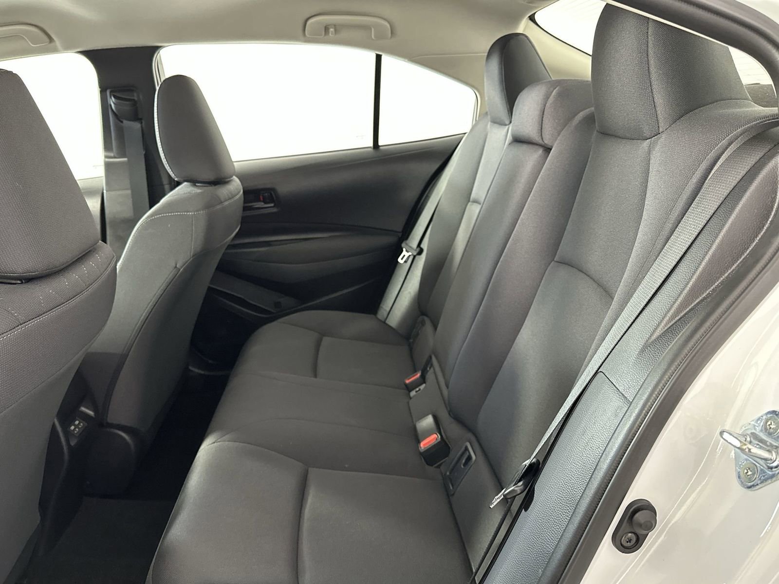Used 2025 Toyota Corolla LE FWD image 23