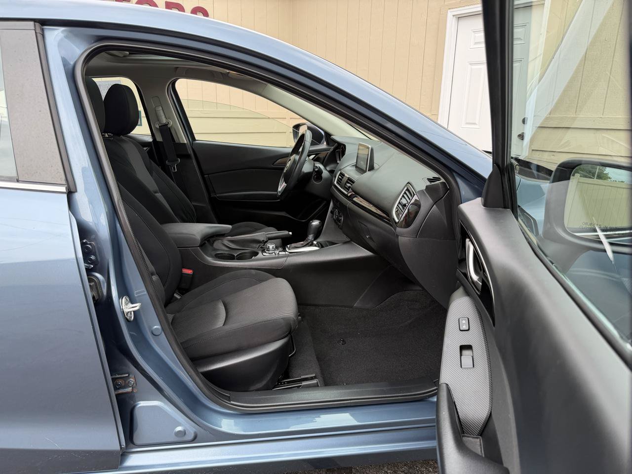 Used 2016 MAZDA MAZDA3 i Touring FWD image 3