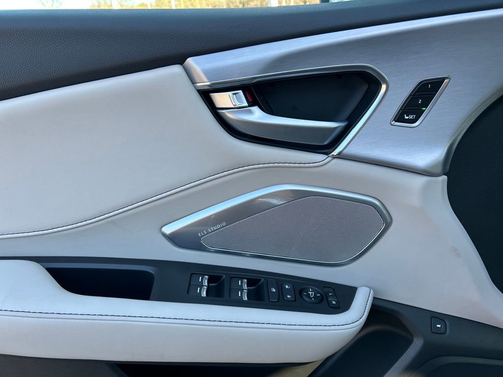 New 2026 Acura RDX SH-AWD image 12