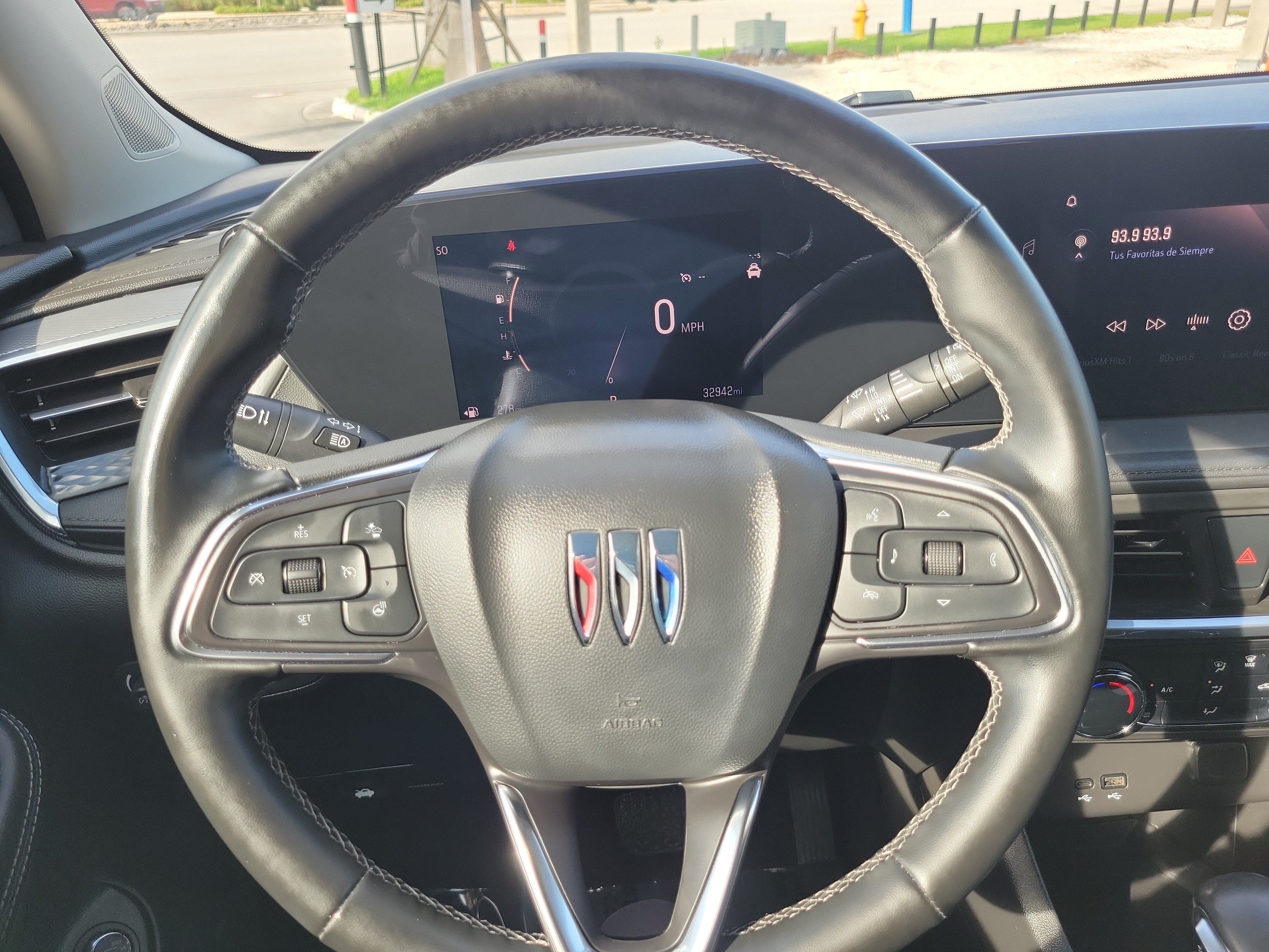 Used 2024 Buick Encore GX Preferred w/ Comfort Package FWD image 19