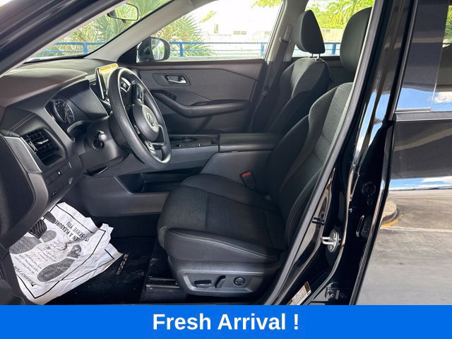 Used 2021 Nissan Rogue SV FWD image 2