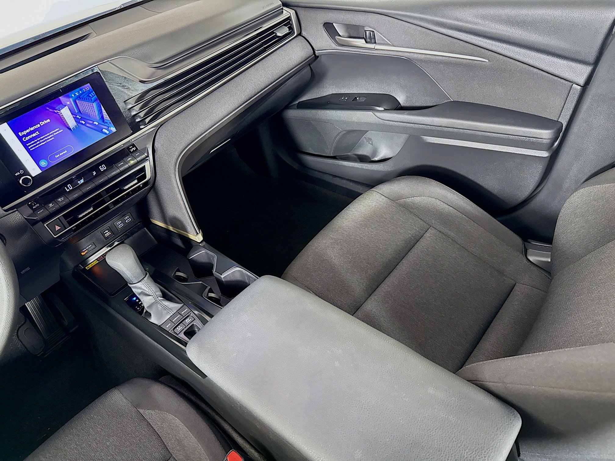 Used 2025 Toyota Camry LE w/ Convenience Package FWD image 26
