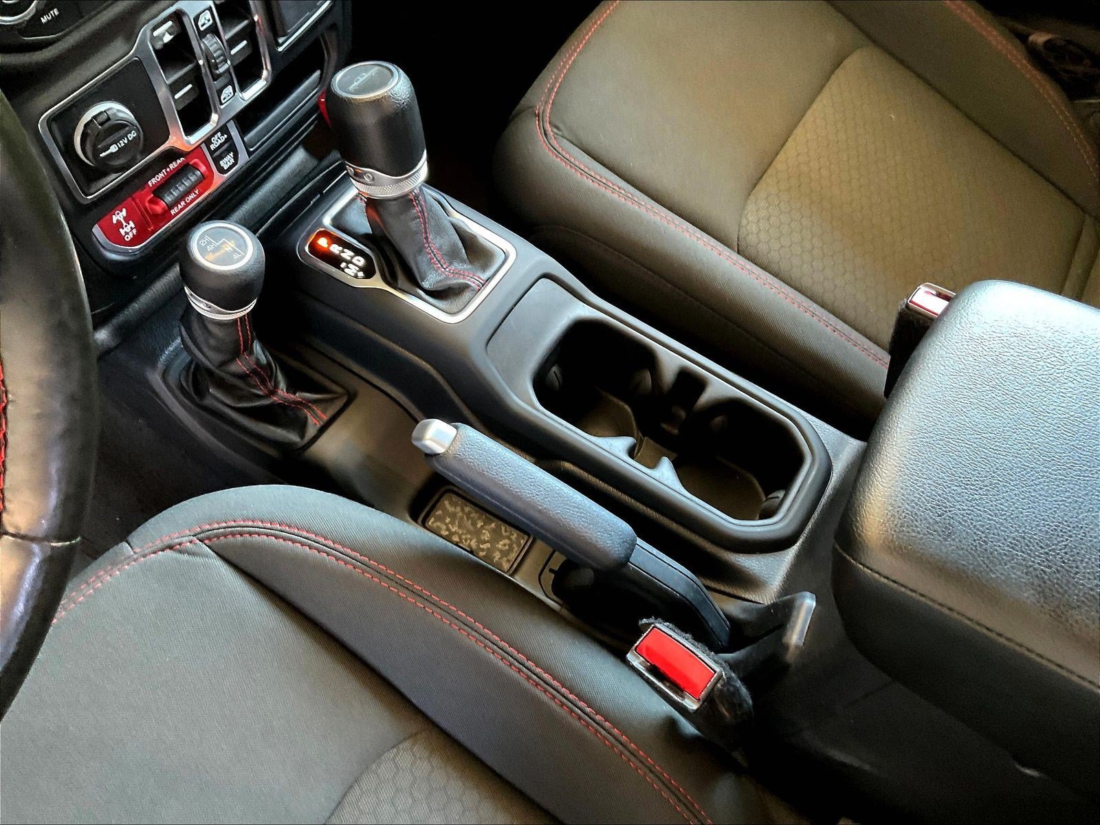 Used 2021 Jeep Gladiator Rubicon AWD/4WD image 19