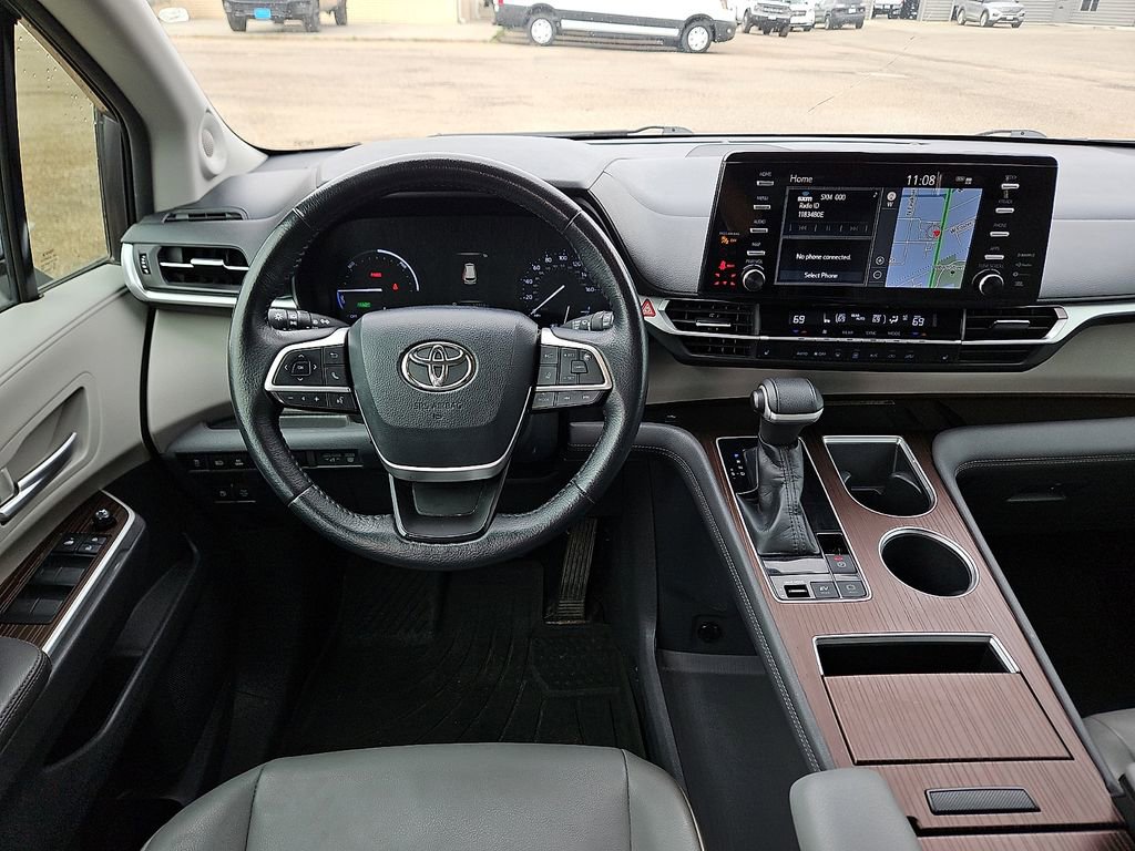 Used 2022 Toyota Sienna XLE w/ XLE Plus Package image 10