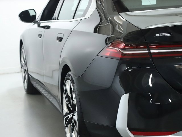 Certified 2025 BMW 530i xDrive w/ Premium Package image 41