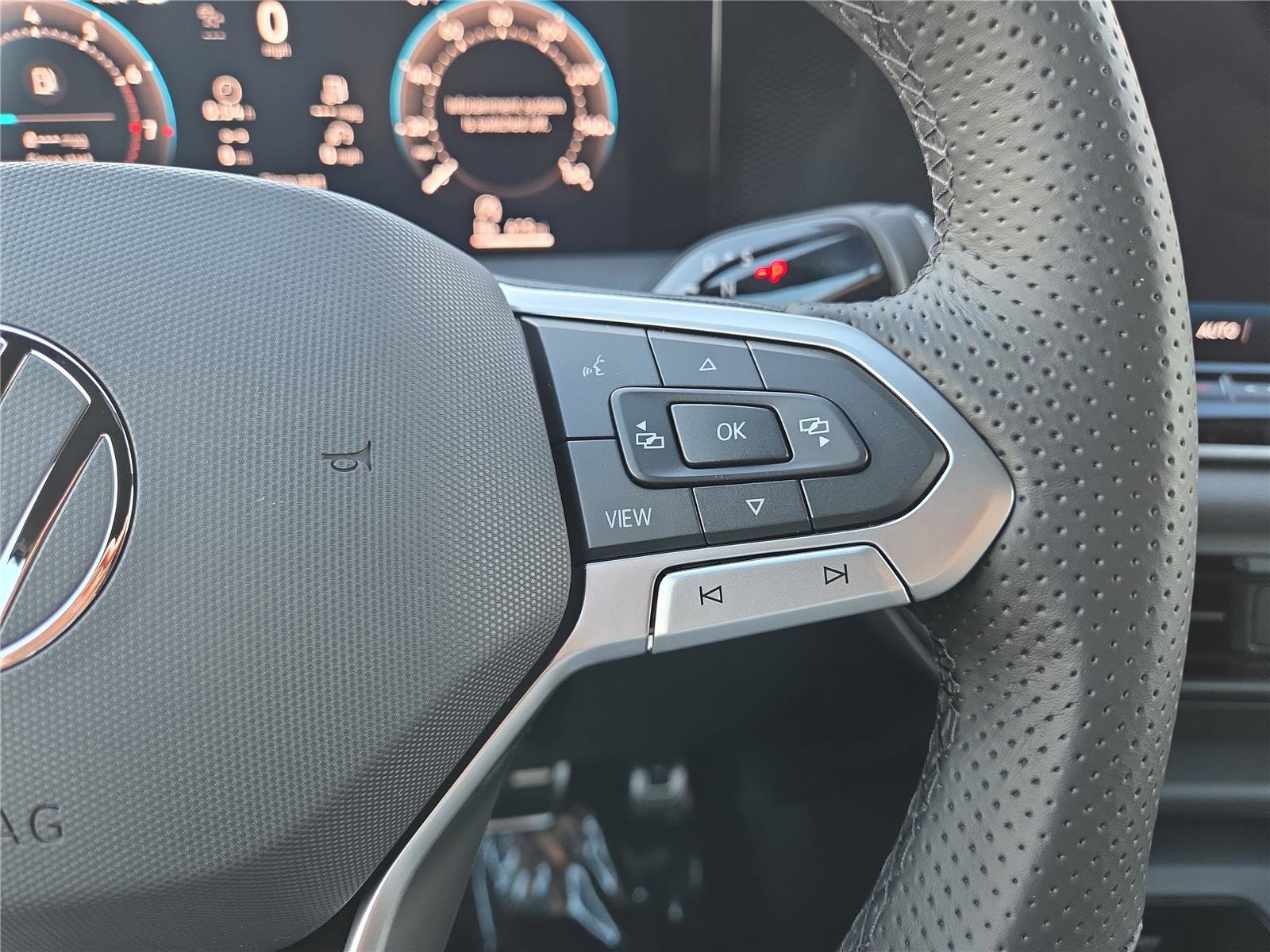 New 2026 Volkswagen Tiguan SE R-Line image 17