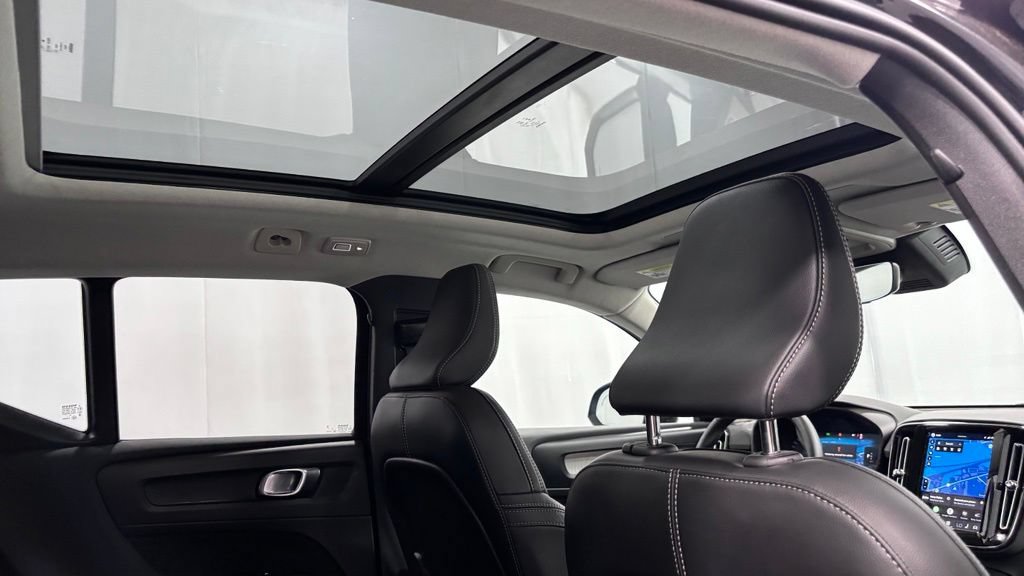 Certified 2026 Volvo XC40 B5 Plus AWD/4WD image 26