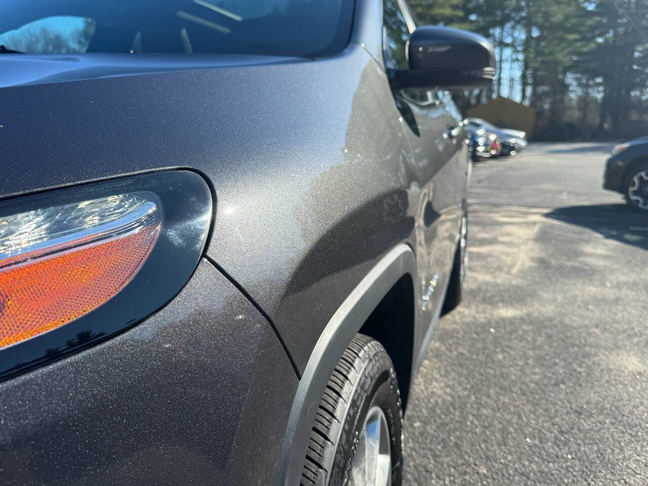 Used 2017 Jeep Cherokee Limited w/ Luxury Group AWD/4WD image 11