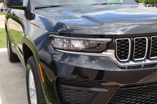New 2026 Jeep Grand Cherokee Laredo AWD/4WD image 4