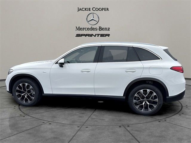 New 2025 Mercedes-Benz GLC 350e 4MATIC image 2