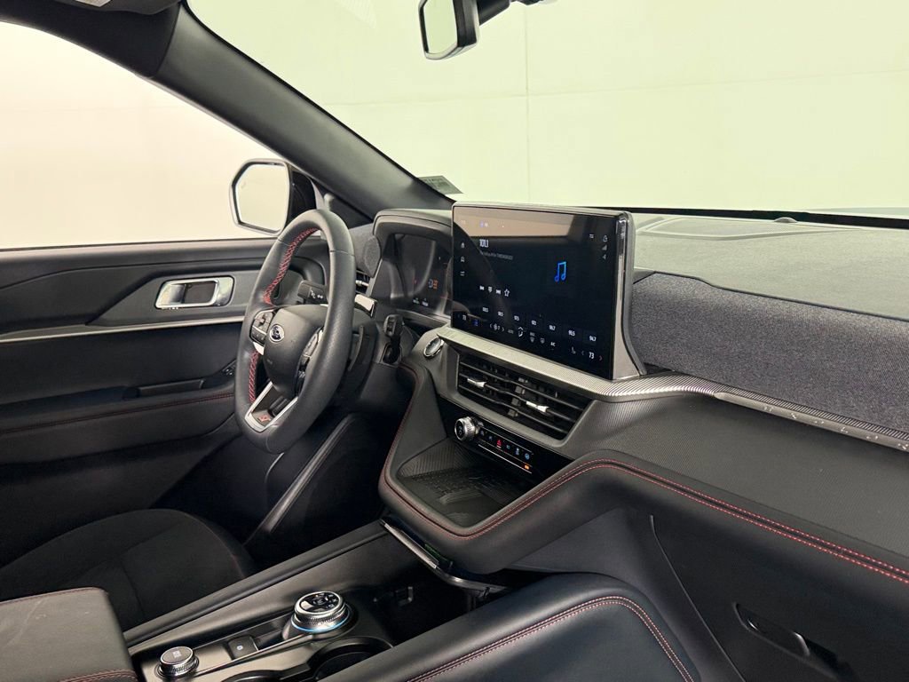 Used 2025 Ford Explorer ST AWD/4WD image 30