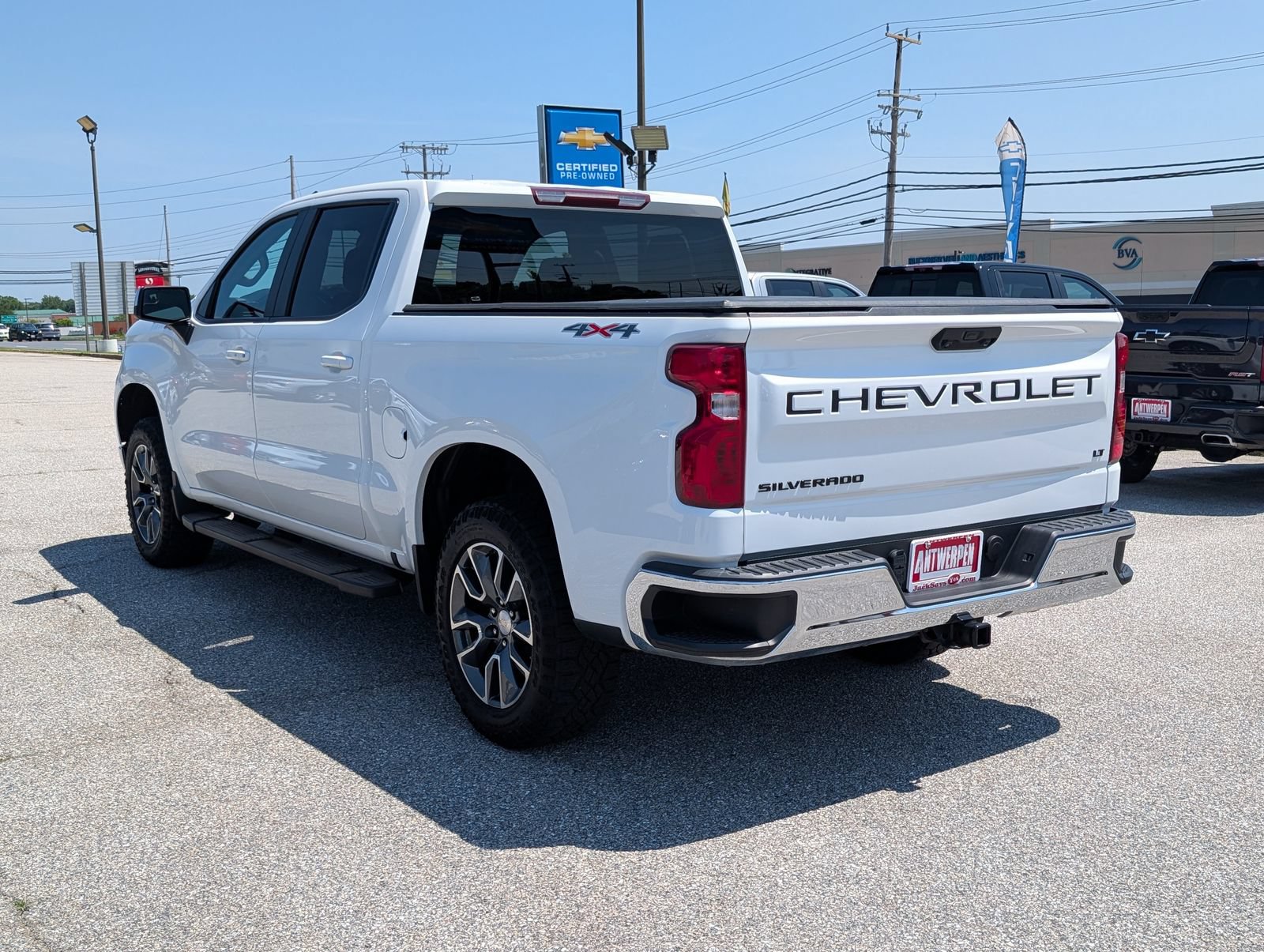 Used 2023 Chevrolet Silverado 1500 LT AWD/4WD image 5