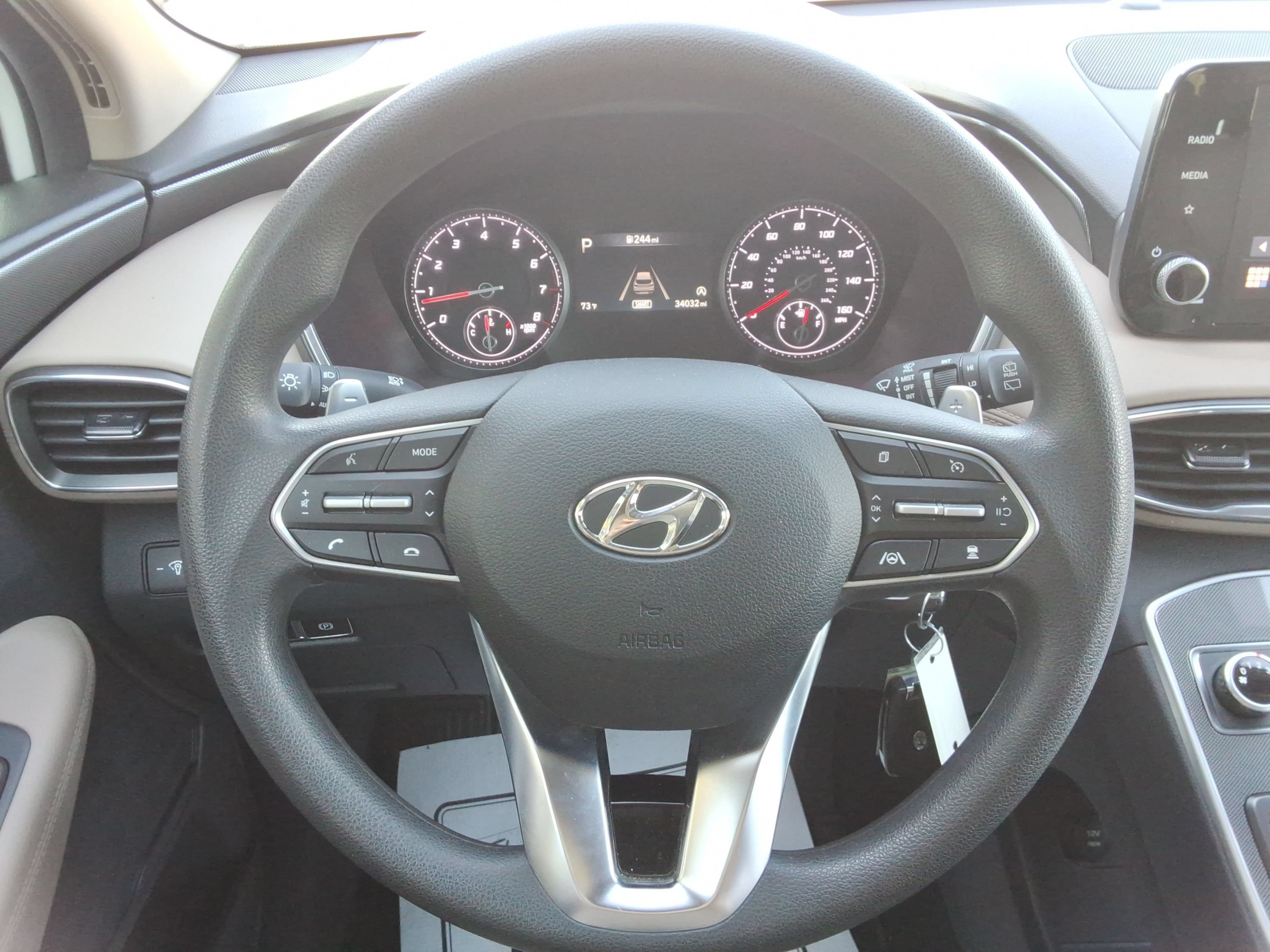 Used 2023 Hyundai Santa Fe SE AWD/4WD image 4