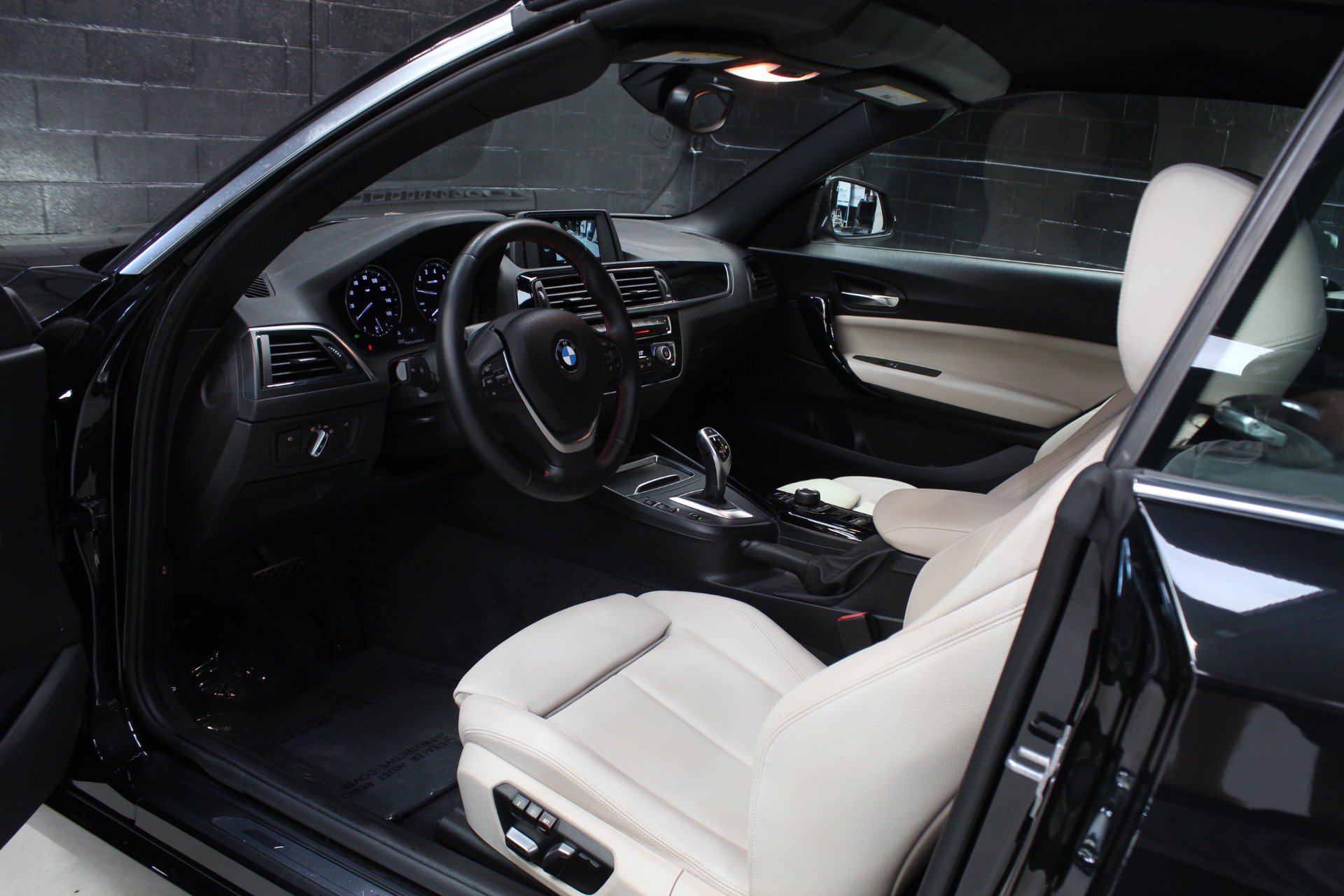 Used 2018 BMW 230i Convertible RWD image 34