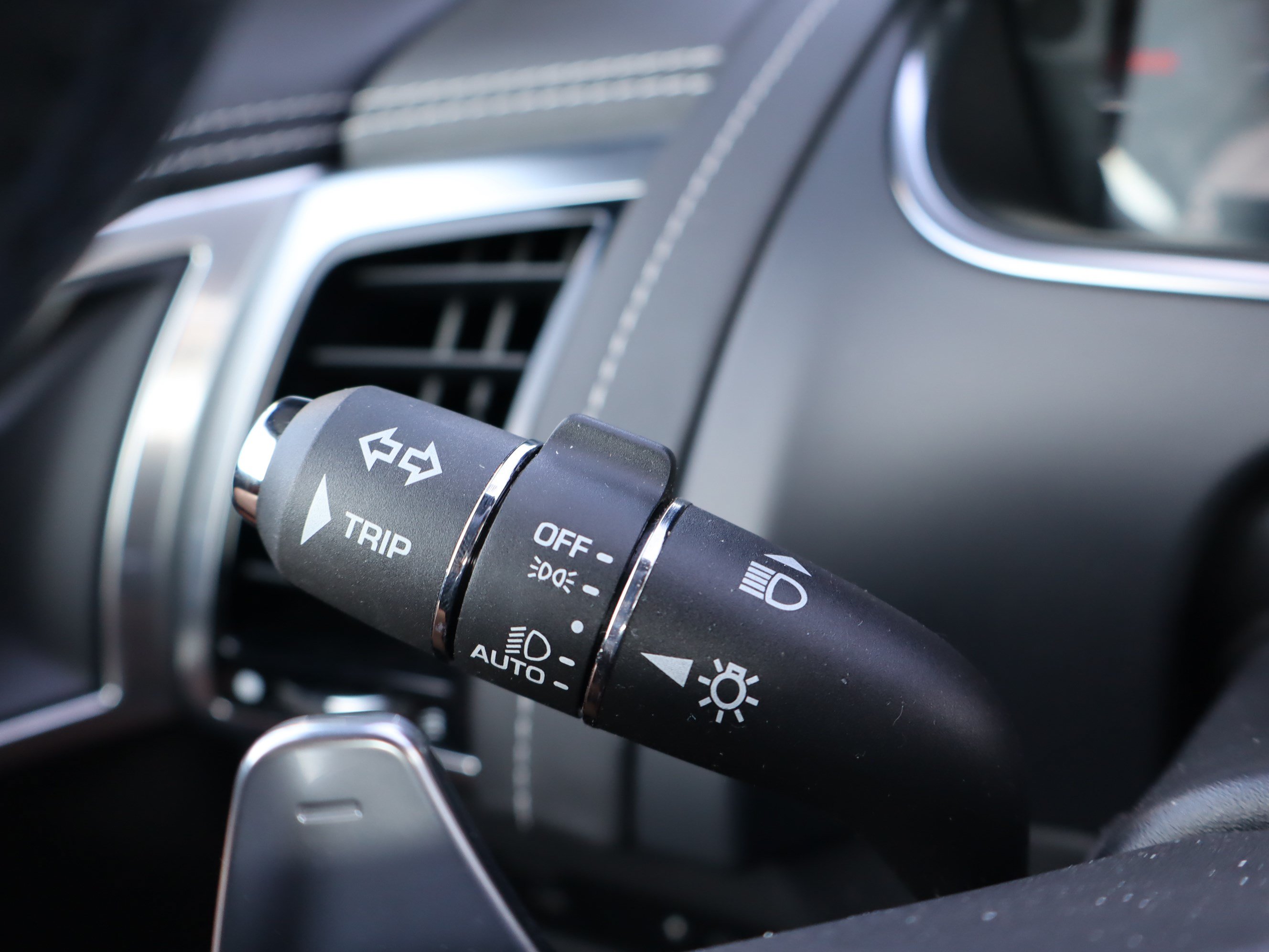 Used 2022 Jaguar F-TYPE Convertible RWD image 22