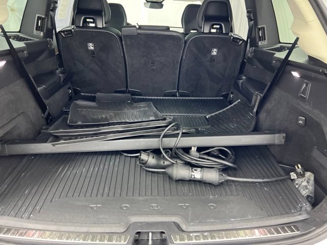 Used 2024 Volvo XC90 T8 Plus w/ Protection Package Premier AWD/4WD image 9