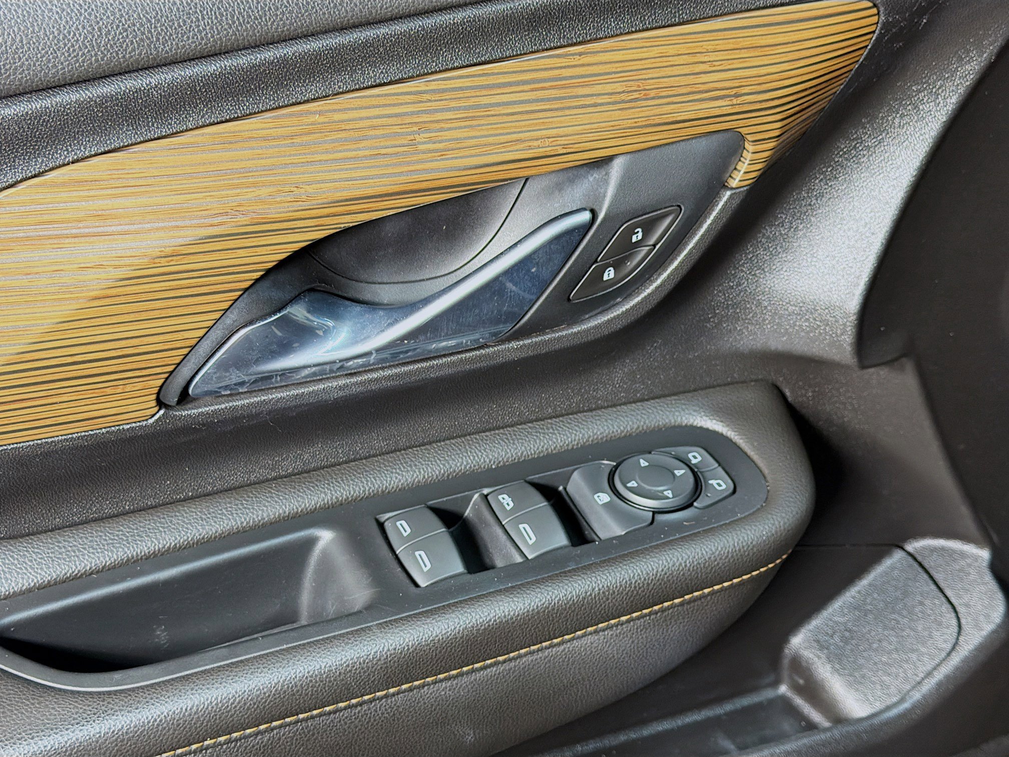 Used 2021 GMC Terrain SLE w/ Driver Convenience Package image 15