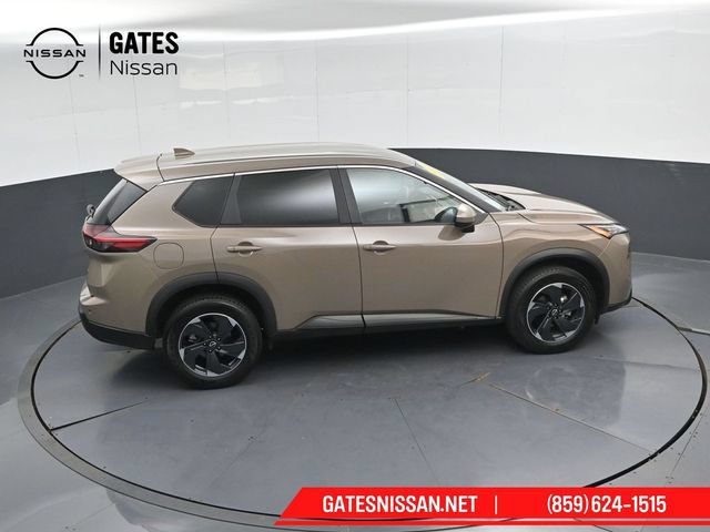 Used 2025 Nissan Rogue SV AWD/4WD image 42