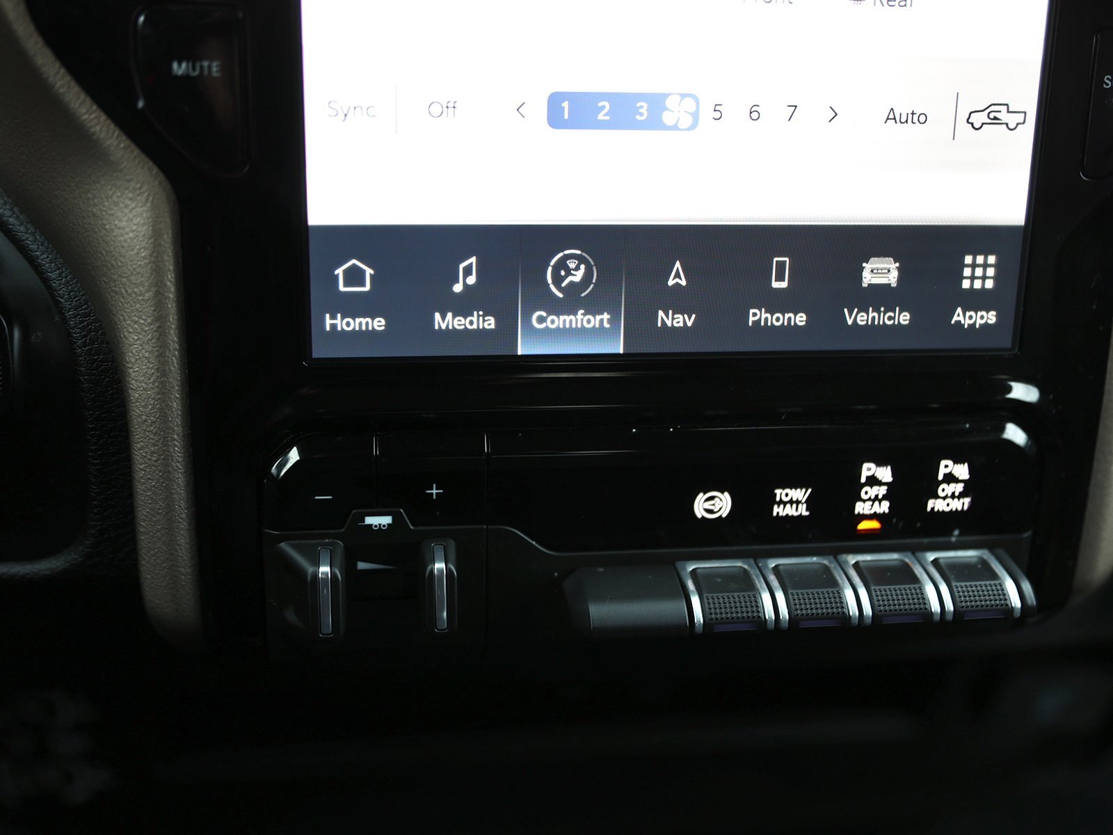 Used 2024 RAM 2500 Laramie w/ Safety Group image 30