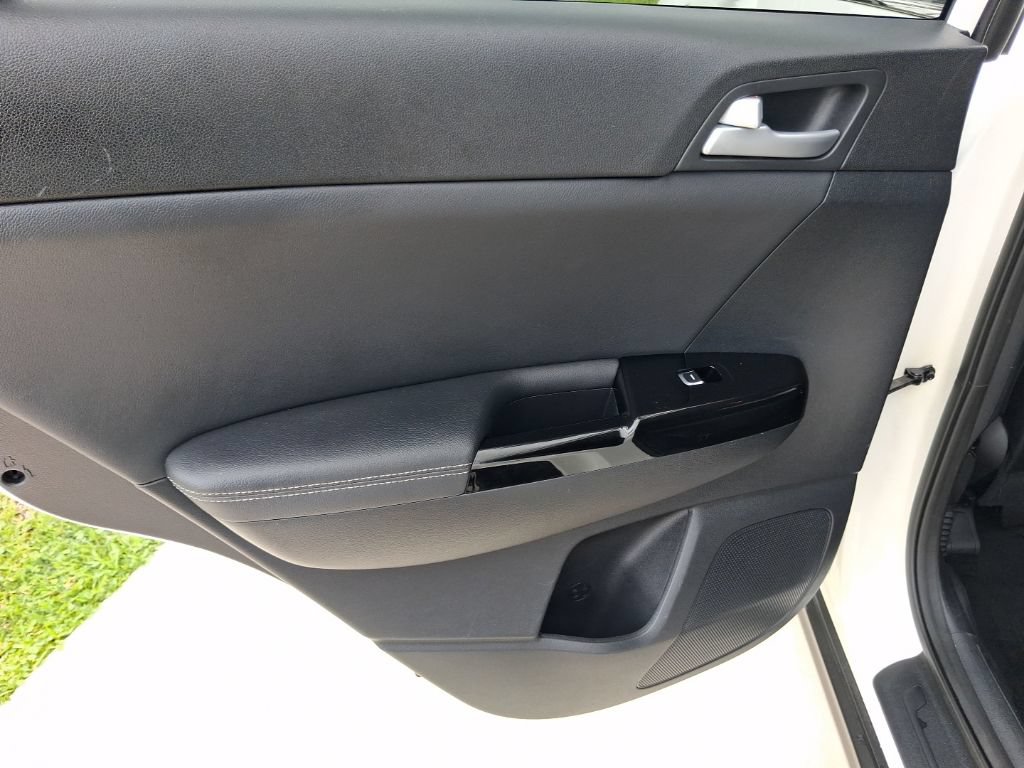 Used 2020 Kia Sportage EX FWD image 10