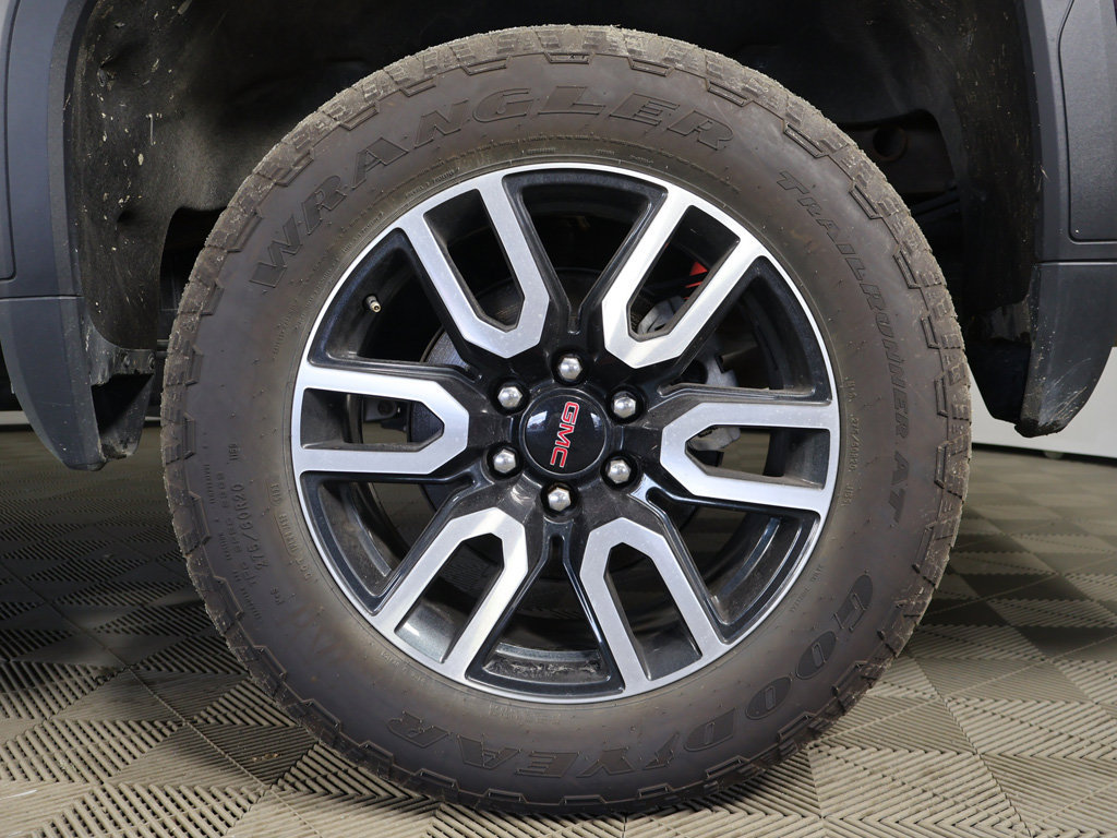 Used 2024 GMC Sierra 1500 AT4 w/ Technology Package AWD/4WD image 22