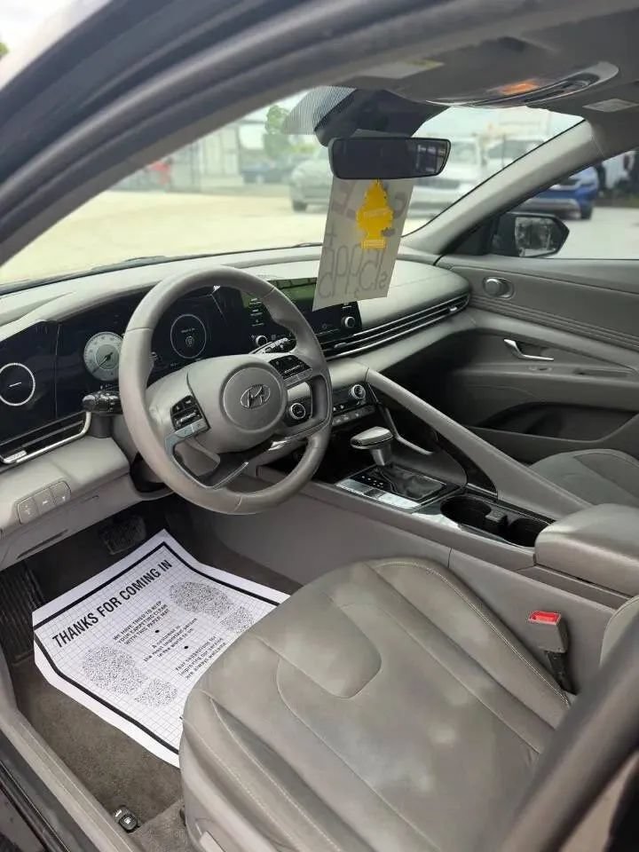 Used 2021 Hyundai Elantra SEL w/ Convenience + Premium Package FWD image 10