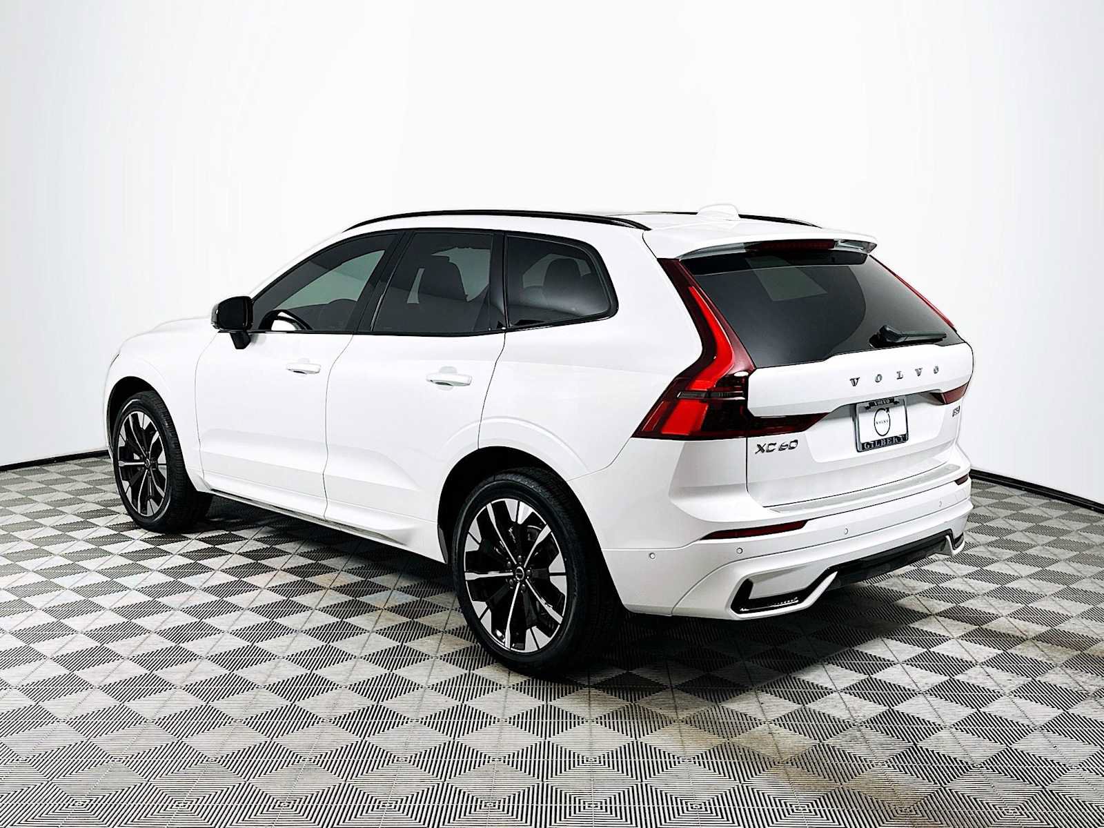 Used 2026 Volvo XC60 B5 Plus w/ Protection Package Premier AWD/4WD image 5
